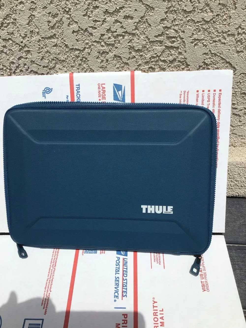 Thule computer case cover great used conditions